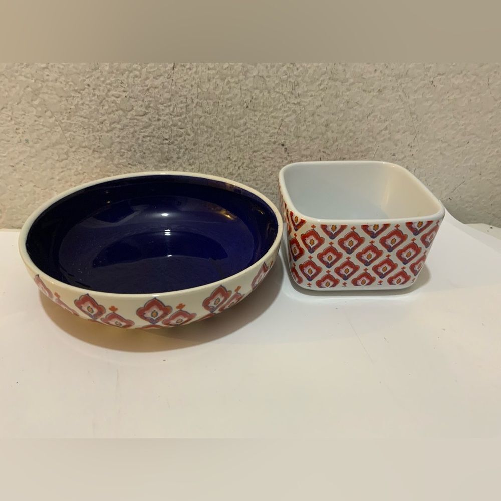 Bundle 2 DASH of THAT Damask cereal bowl & square bowl